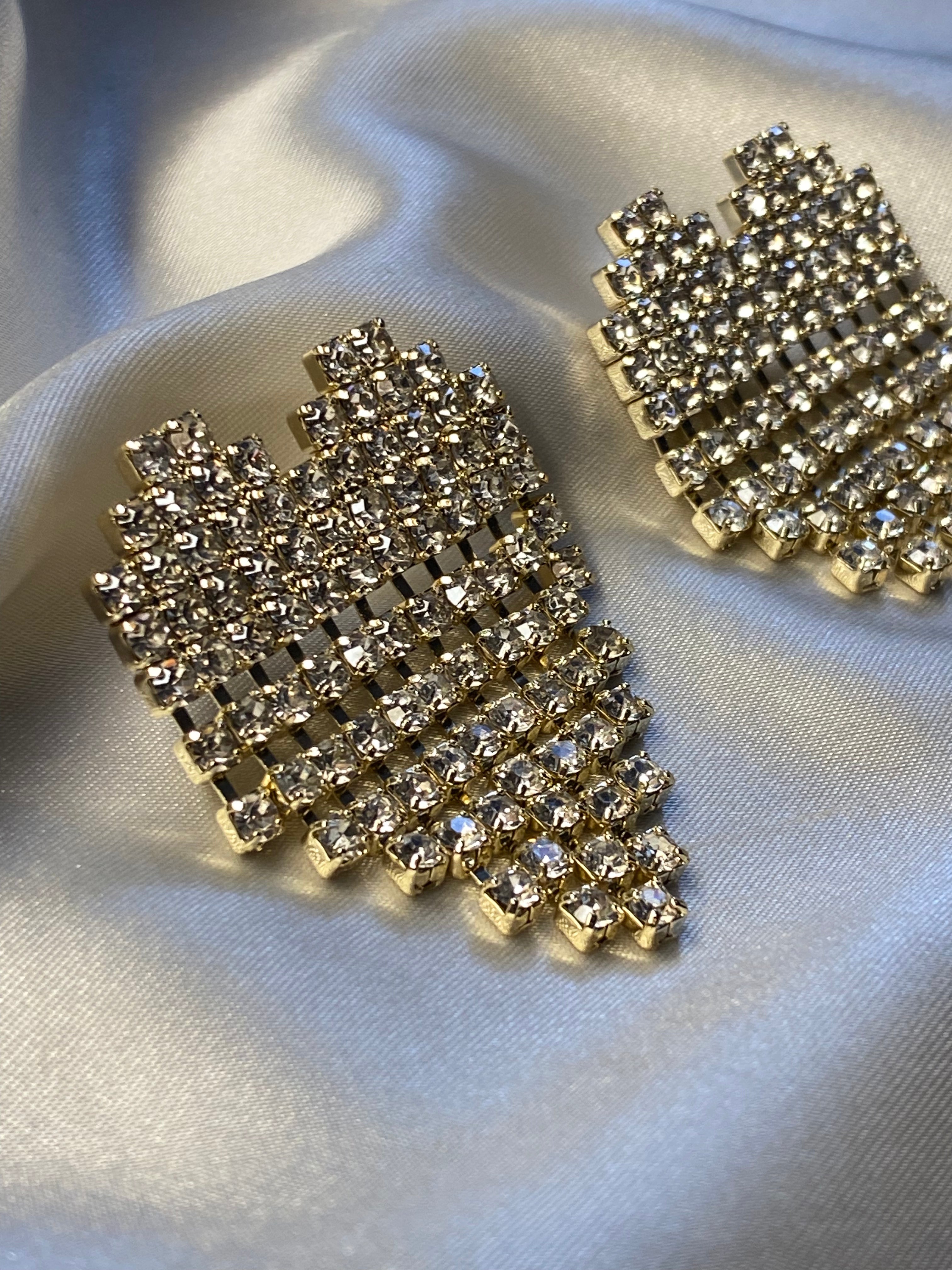 Chroí Mór Sparkling Heart Drop Earrings